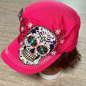 NWT Savana skull head hat with studs